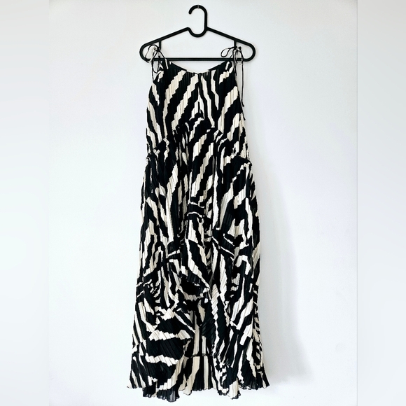 H&M Studio pleated dress - Picture 3 of 9